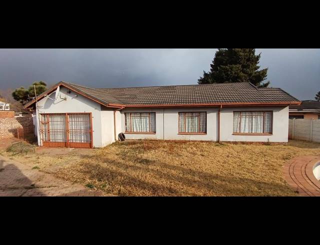 4 BEDROOM HOUSE FOR SALE IN CLAYVILLE